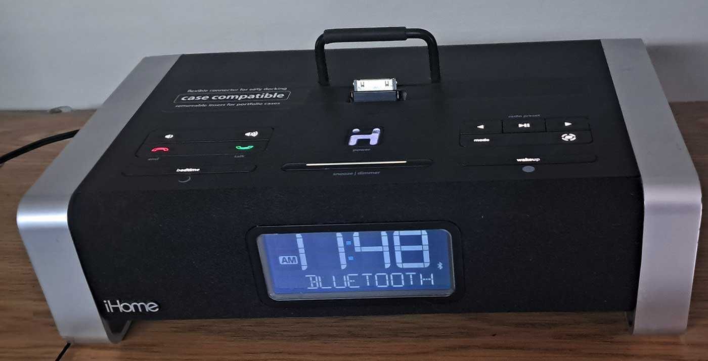Radio, Bluetooth, zegar, Aux, stacja dokująca iPhone iHome iA100