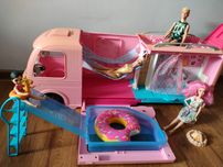Barbie kamper + Barbie + Ken + akcesoria