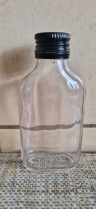 Butelki 100ml z nakrętkami