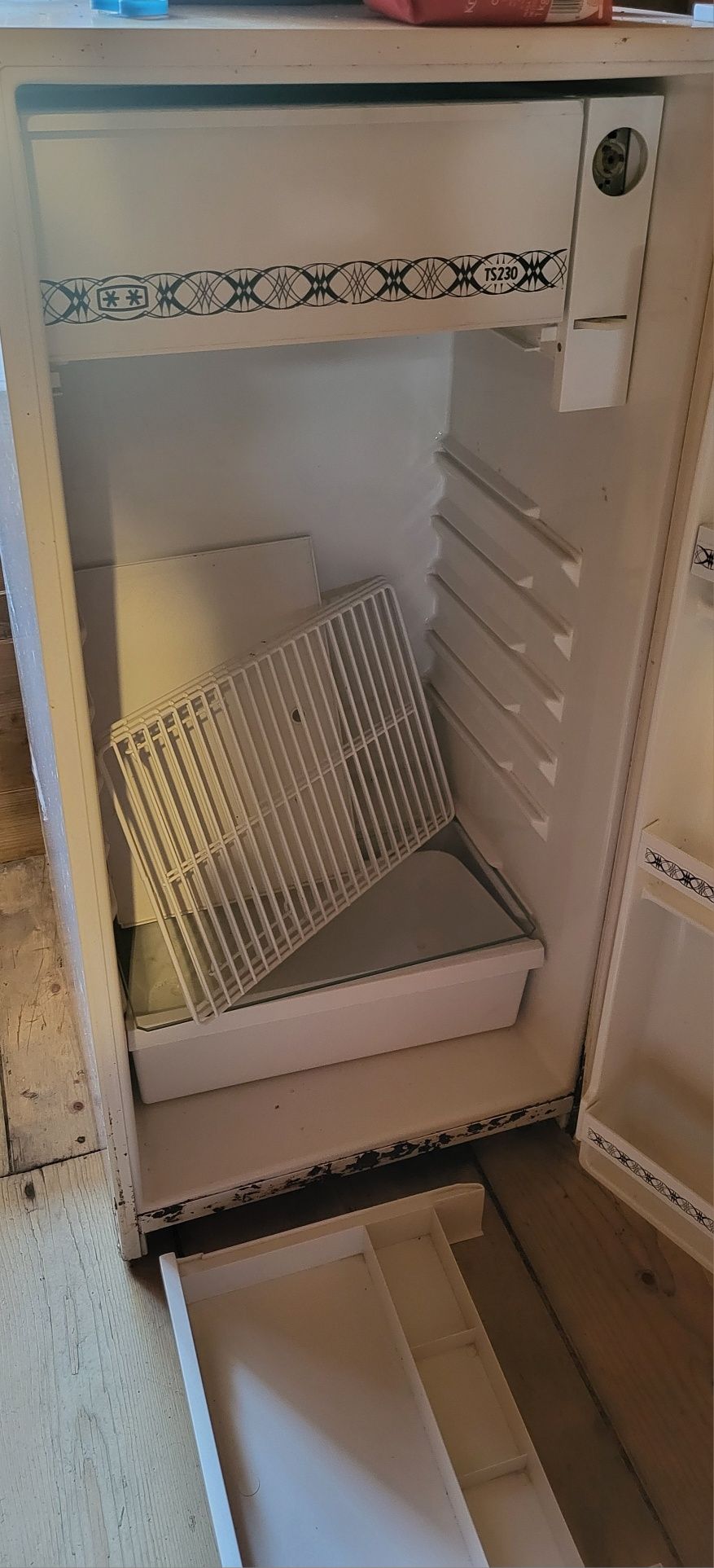 Lodówka POLAR  typ 230