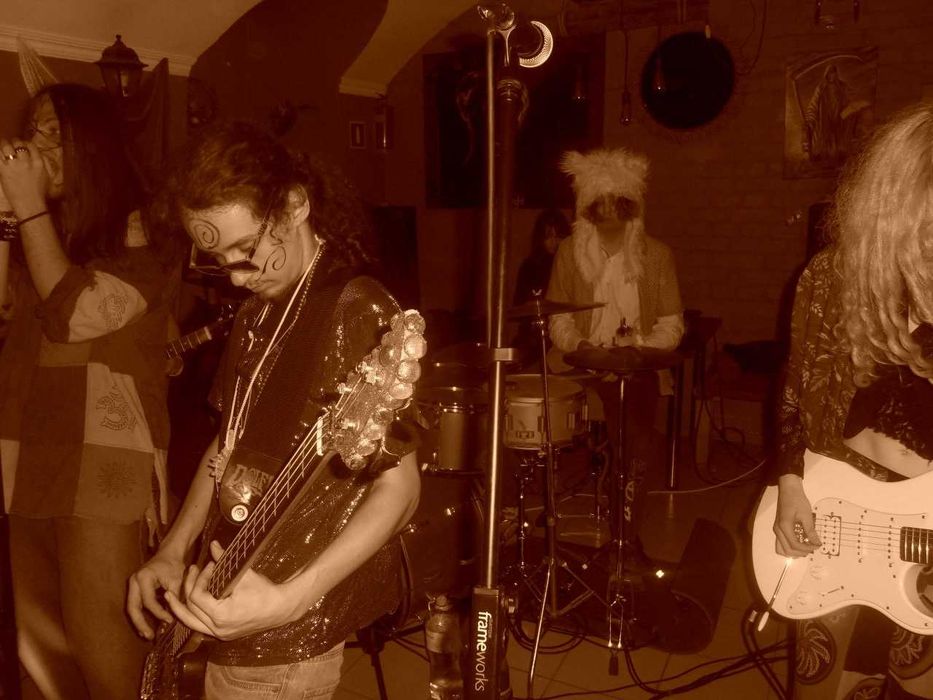 Звукорежисер, зведення треків. Мастеринг, тюн вокалу, правки ударних