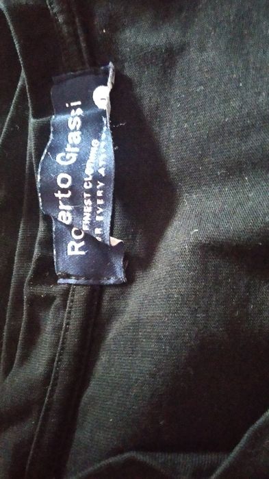 T-shirt preta de menina