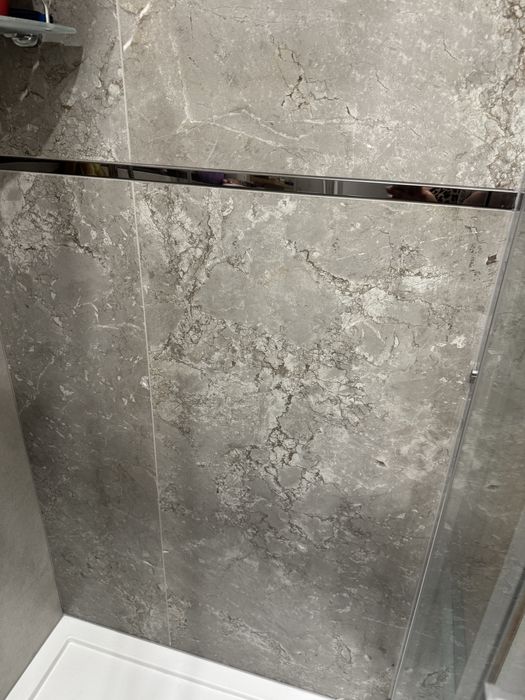 Płytki łazienkowe szare