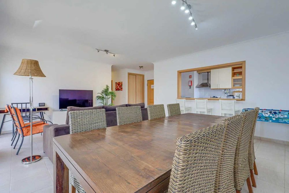 Apartamento T2 com Piscinas a 5 Min da Praia – Armação de Pêra Algarve