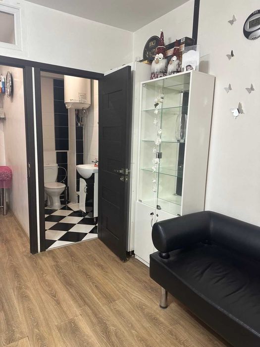 Сдам помещение в  Центре ,  метро Научная , свободного назначения