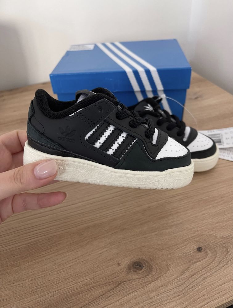Кросіки дитячі  adidas оригінал
