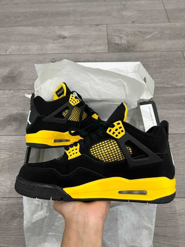Buty do koszykówki Jordan 4 Air Retro Thunder nowy z metką R.44
