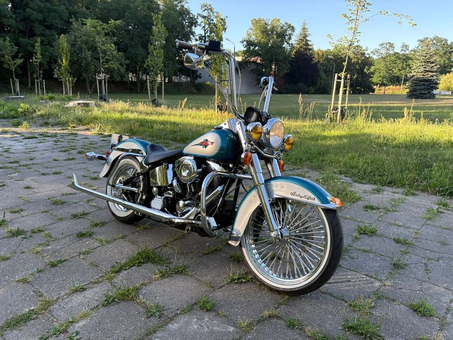 Harley-Davidson Softail Heritage Classic Chicano EVO