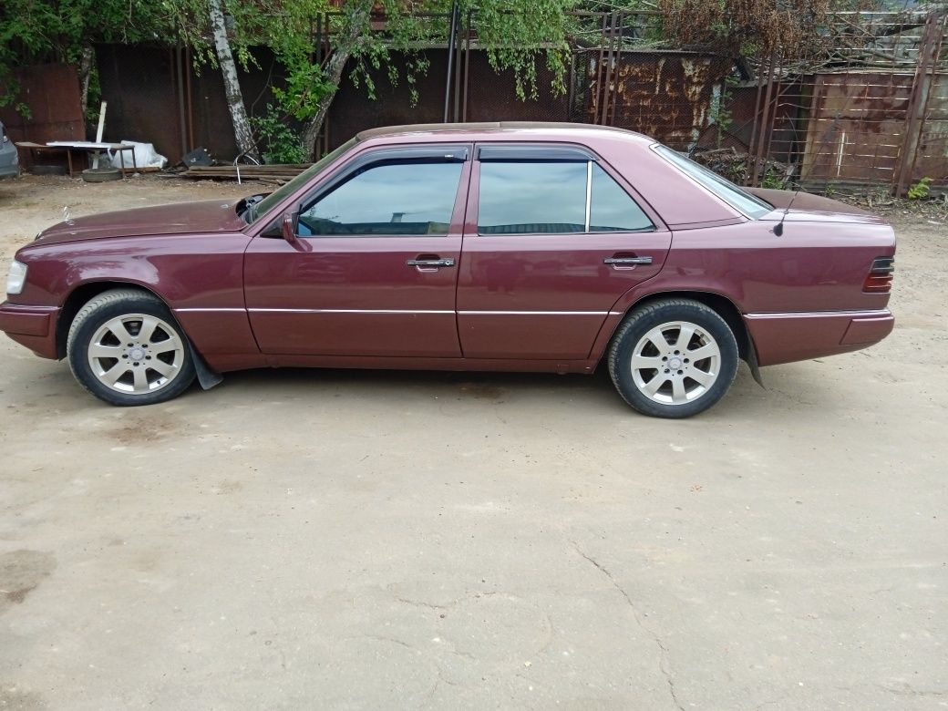 Mercedes Benz E124