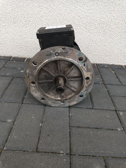 Silnik elektryczny 4kW.  2800obr.  400V.