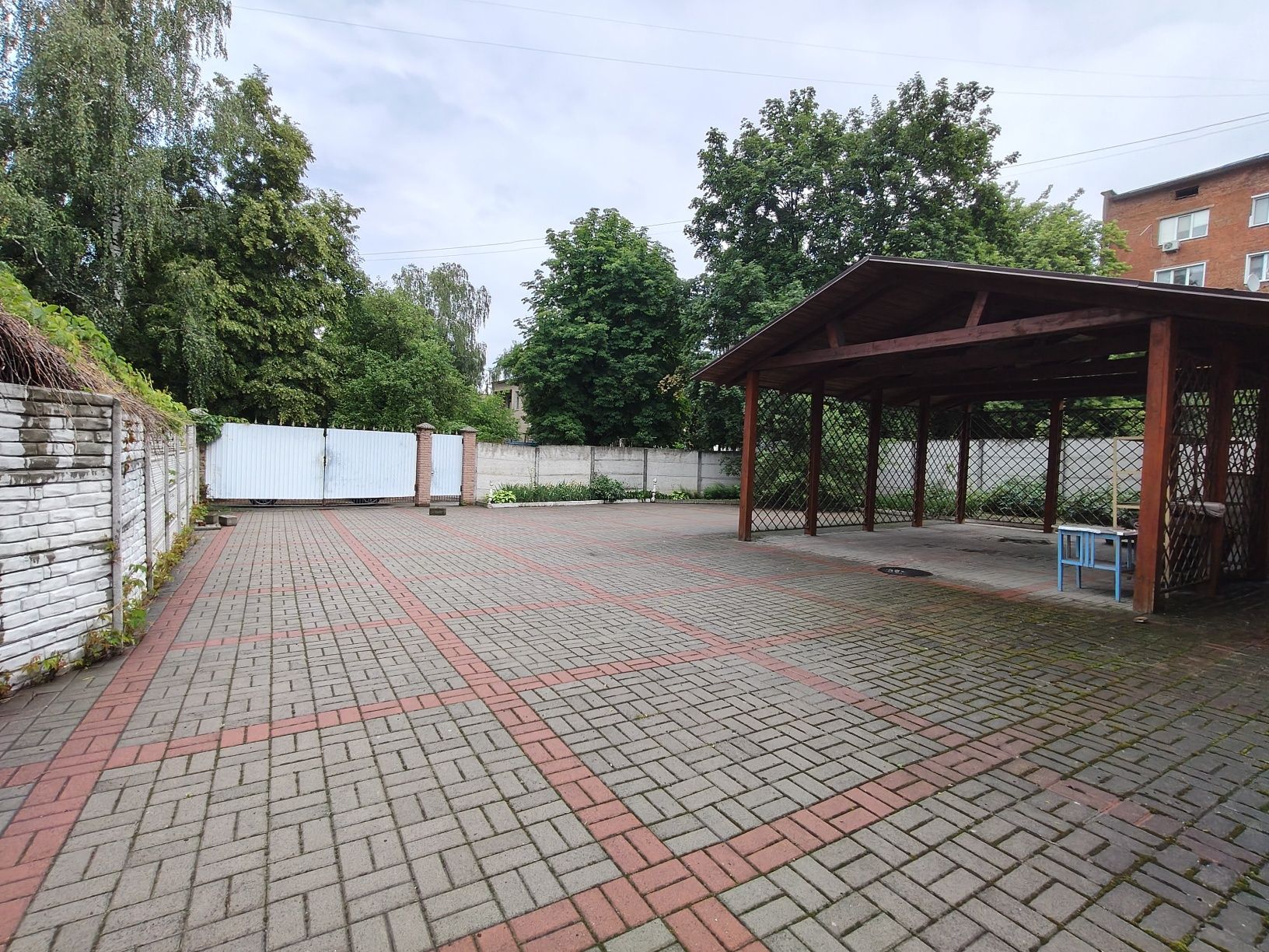 В оренду приміщення комерційного призначення