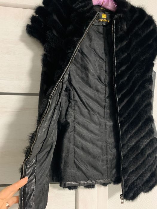 Продам жилет з норки.