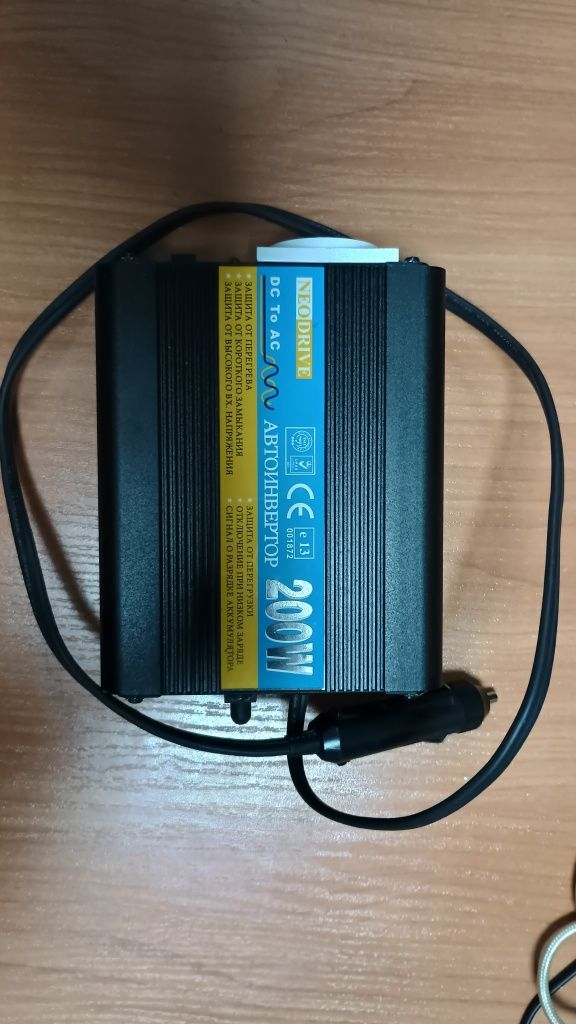 Авто інвертор Neodrive 200W