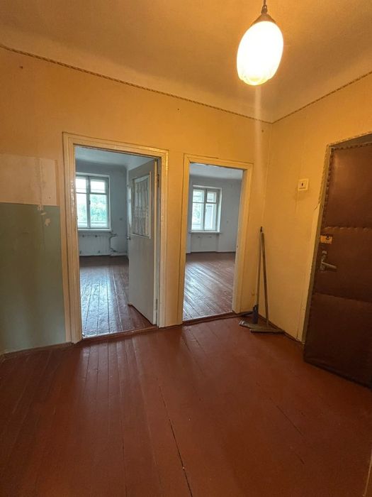 Продам квартиру під ремонт