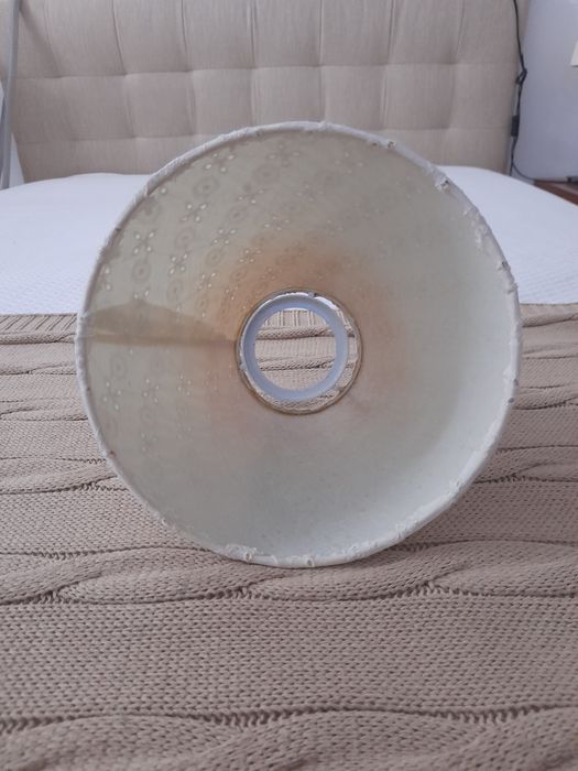 Abajour em bordado inglês