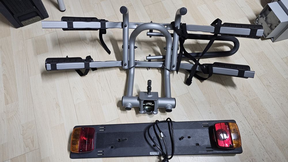 Porta-bicicletas de engate para bola de reboque