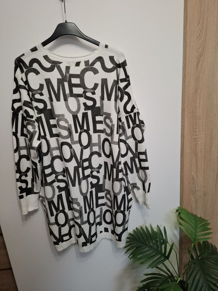 Asymetryczny sweter w litery w serek oversize M/L 38/40