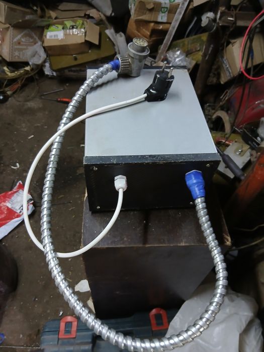 Продам блок питания для радиостанции р 104