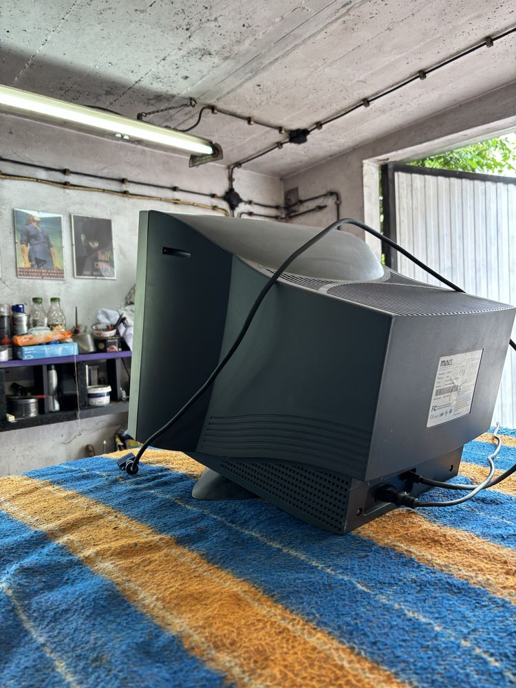 Retro Monitor Mag