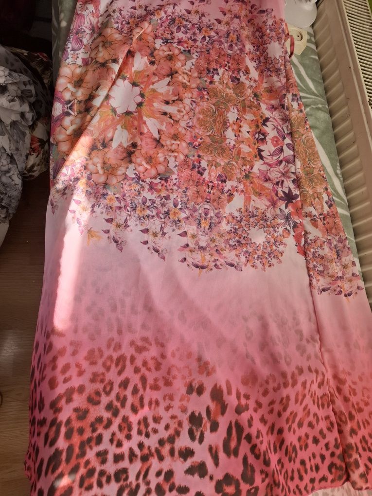 Sukienka Maxi w kwiaty wielobarwna do 96 biust sprzedam