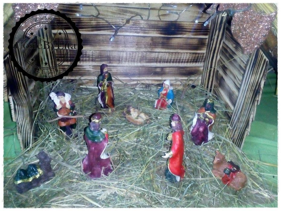 Szopka bożonarodzeniowa z figurkami Rękodzieło polecam !!