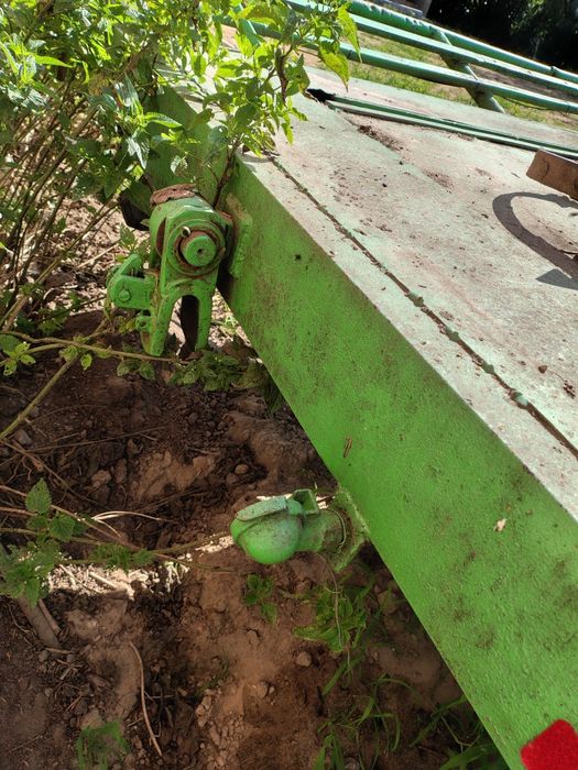 Przyczepa do bel , słomy , laweta