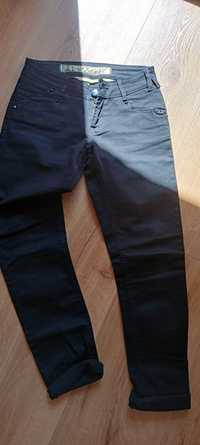 Spodnie jensowe czarne