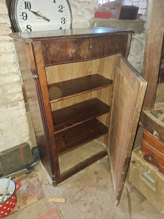 Stara bieliźniarka ludwikowska