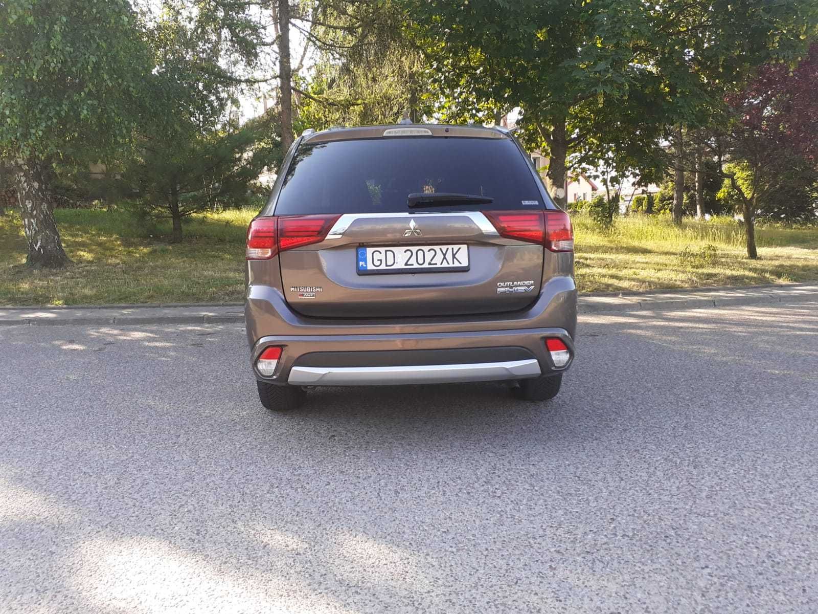 Mitsubishi Outlander PHEV Intense +