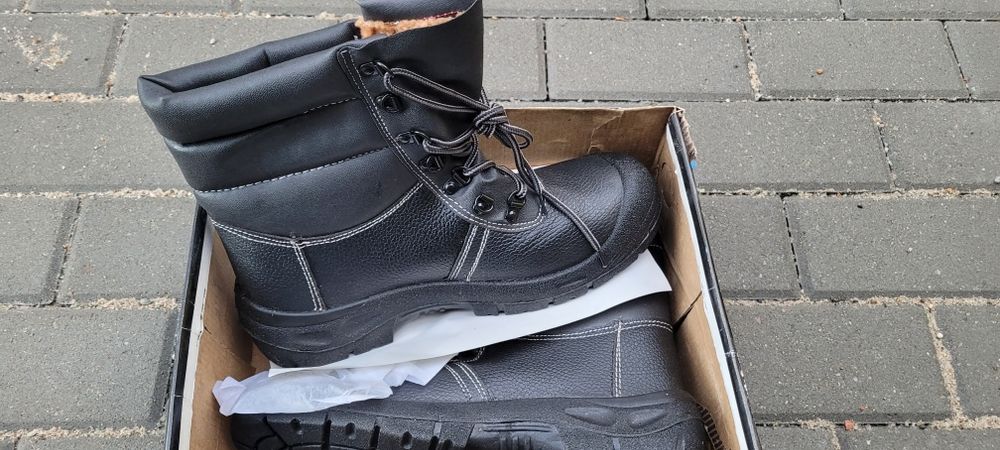 Buty zimowe robocze URGENT 44 +