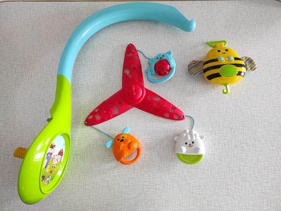 Mobile musical p/ cama bebé - como NOVO