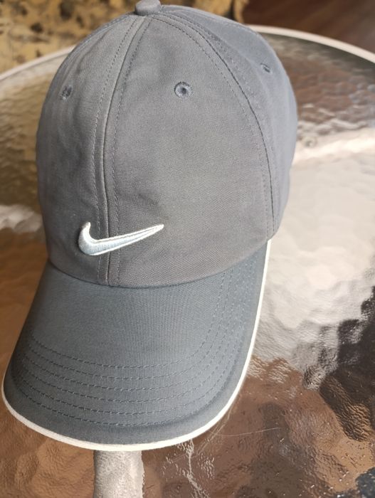 Продам бейсболку кепку Nike