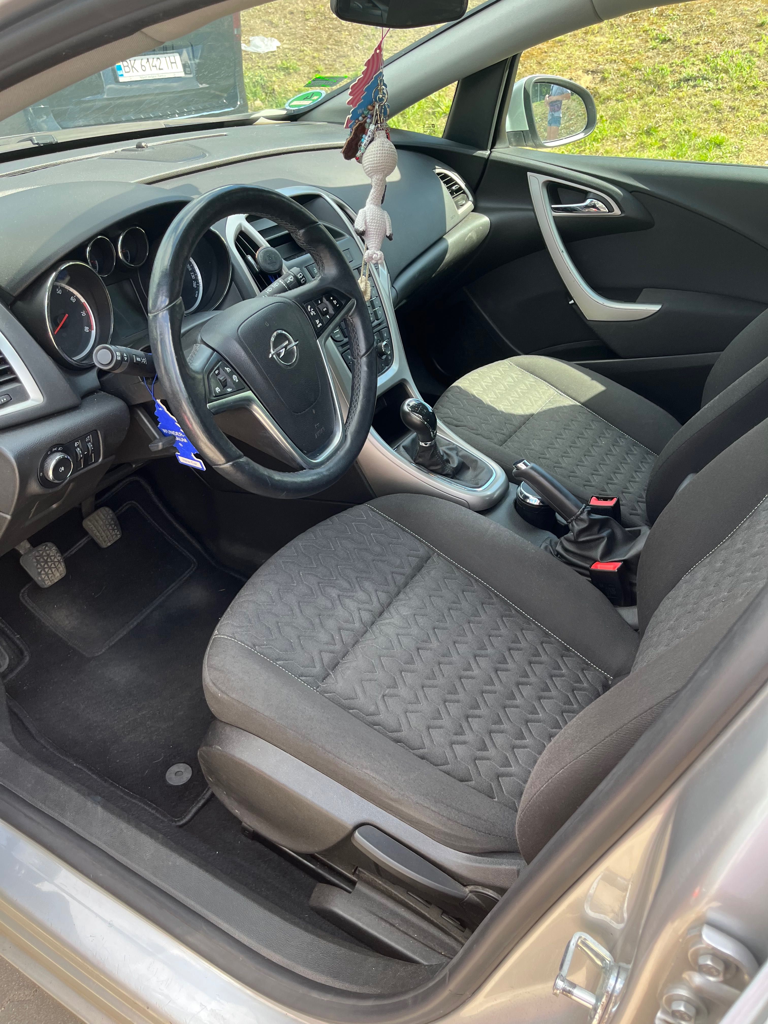 Opel Astra J w bardzo dobrym stanie !
