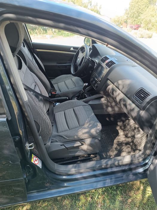 Продам гольф 5 
Гольф 5
2006 рік 
Дізель 2.0
Механіка 6 ступка 
Тимчас