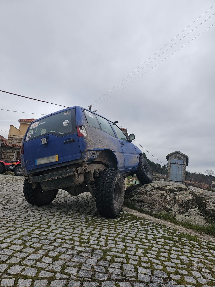 Nissan Terrano 2