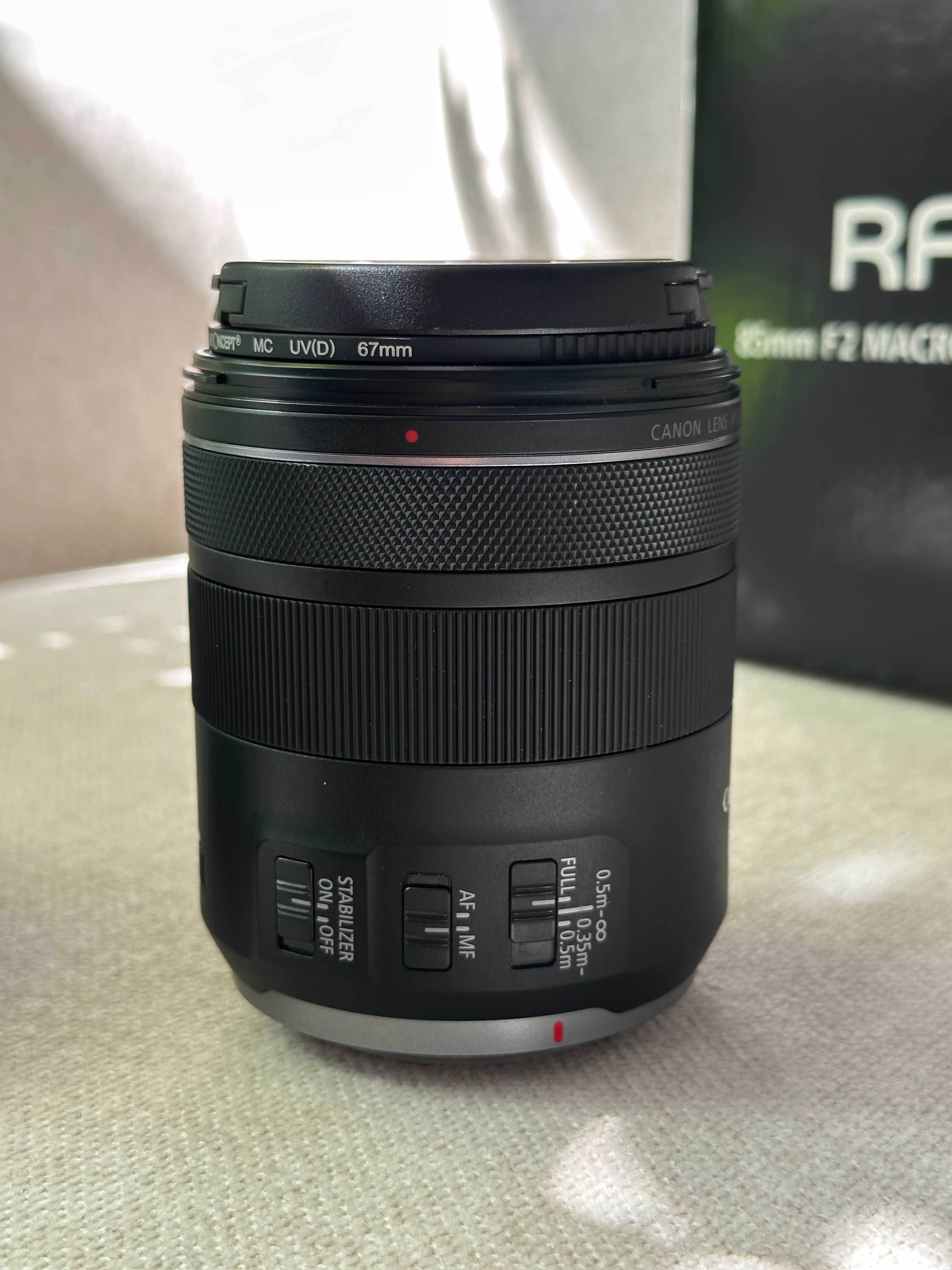 Об'єктив Canon RF 85mm F2 MACRO IS STM як новий
