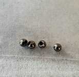 Tytanowe nakrętki kulki na labret piercing