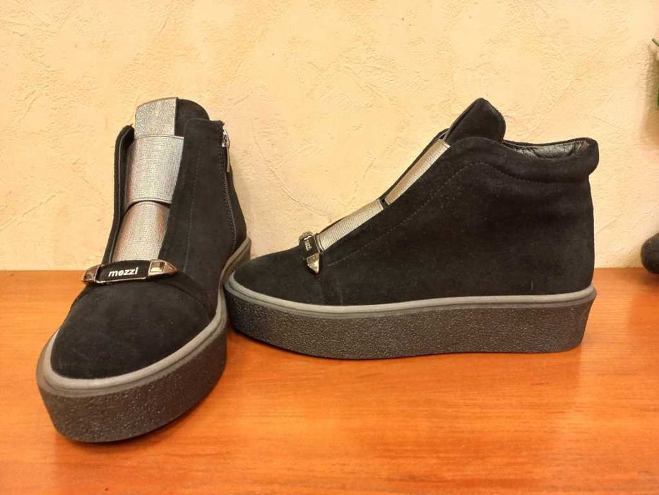 Новые зимние замшевые ботинки на меху женские р.36