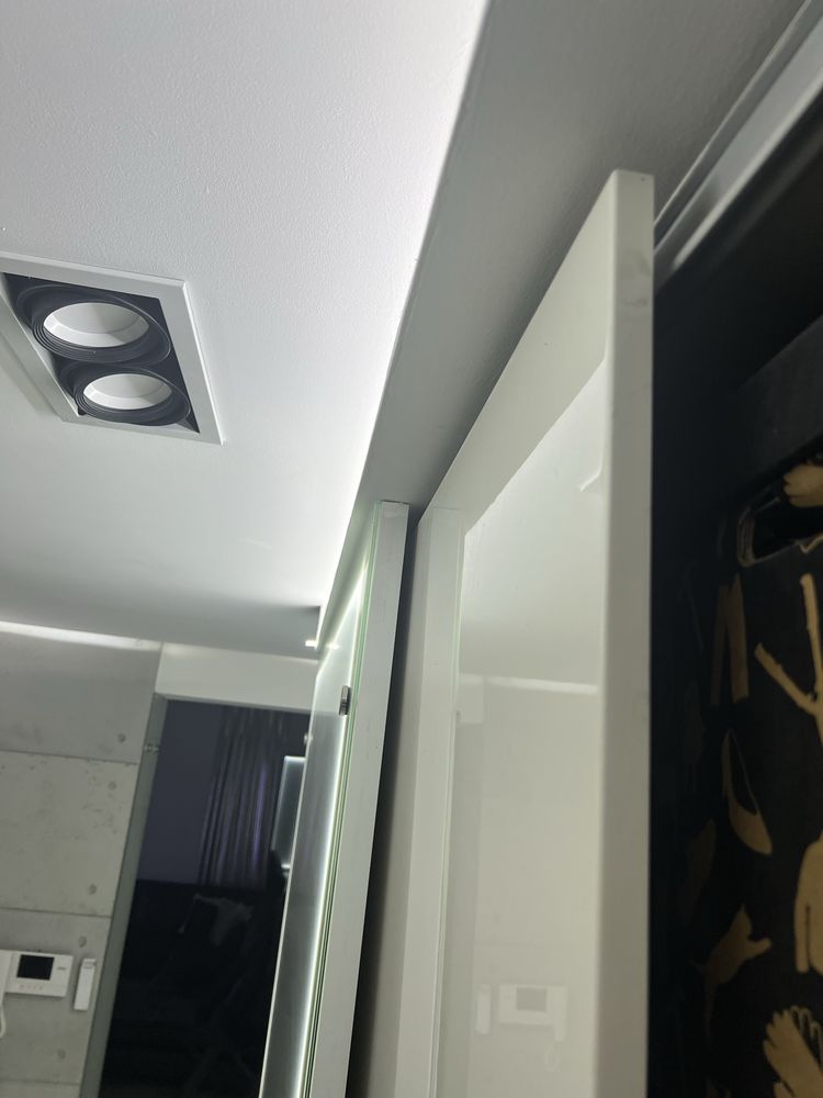 Drzwi biale polysk wymiary 234/102, z mechanizmem do drzwi przesuwnych