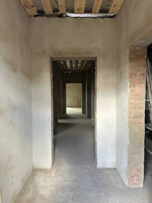 Продам американку з гаражем на ділянці 5 сот