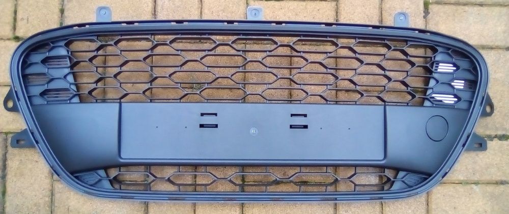 CITROEN C3 II 2010 - grill kratka w zderzak