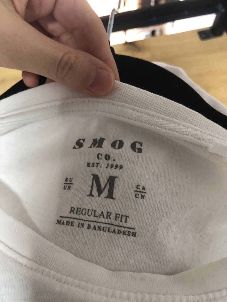 Męska biała koszulka z nadrukiem SMOG rozmiar M