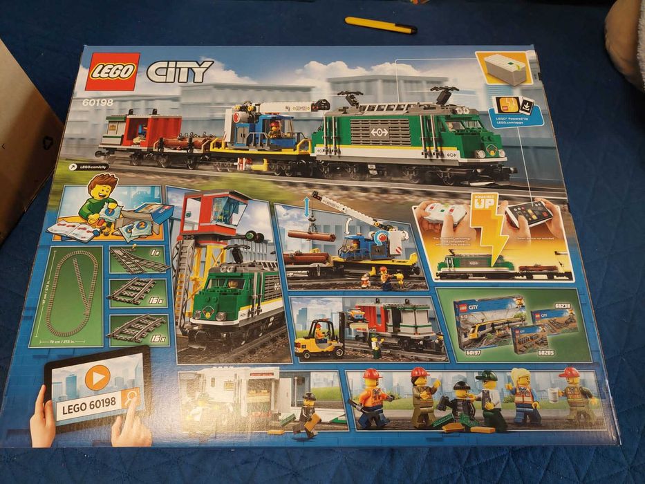 LEGO City Pociąg towarowy 60198