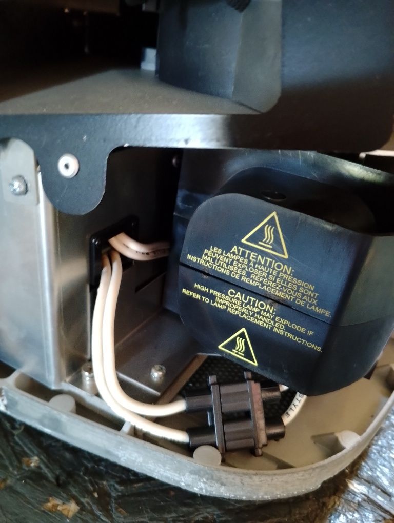 Barco id h500 projektor zabytek