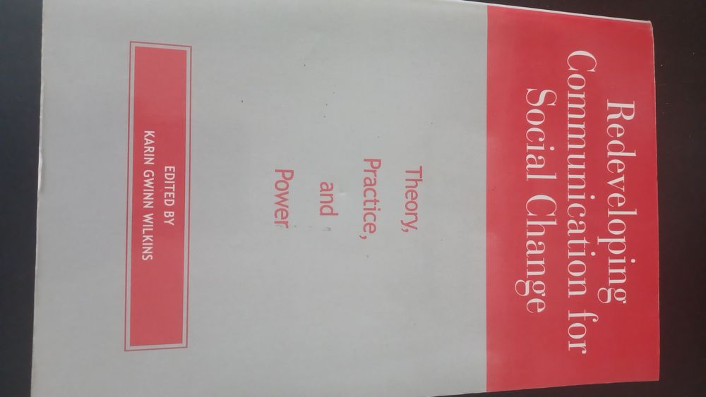 Livro "Redeveloping Communication for Social Change" de Karin Gwinn W.