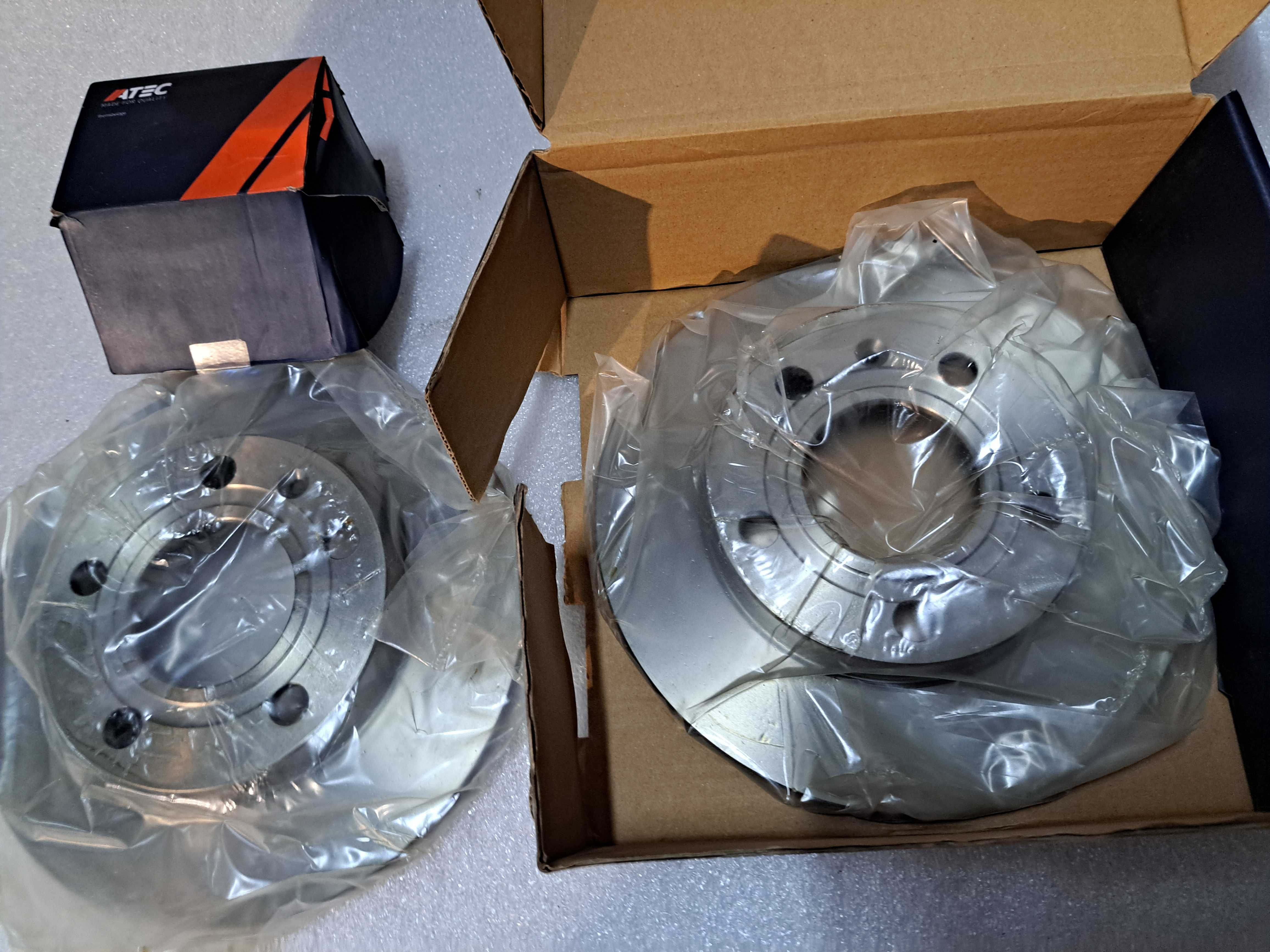 Tarcze hamulcowe tylne + klocki Audi A4 B6 ATEC nowe