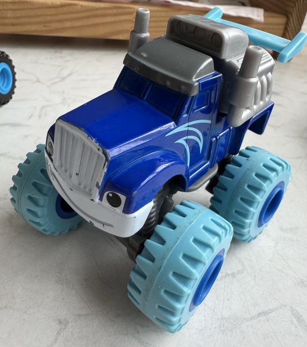 Вспиш і чудо машинки Fisher Price Blaze: Вспиш (Блиск) та ін.