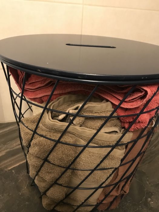 Cesto do. Ikea em madeira e metal