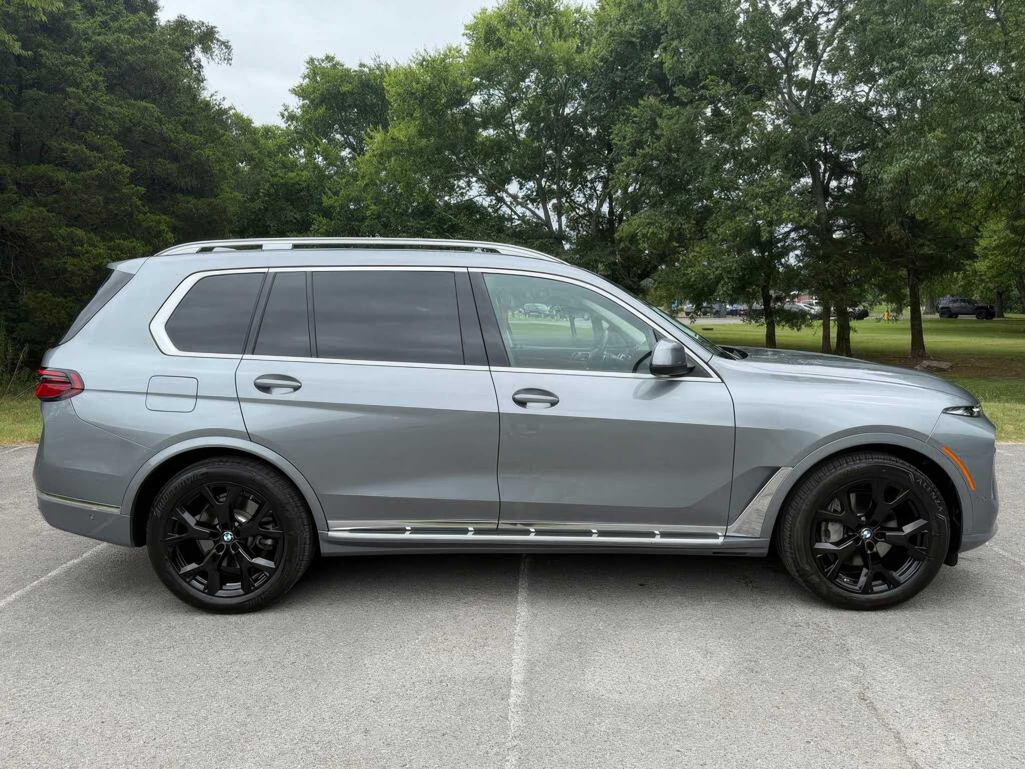 2023    BMW   X7