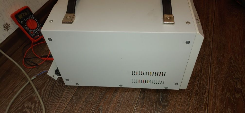 Стабилизатор напряжения Puls RS 8000 va + видео работы